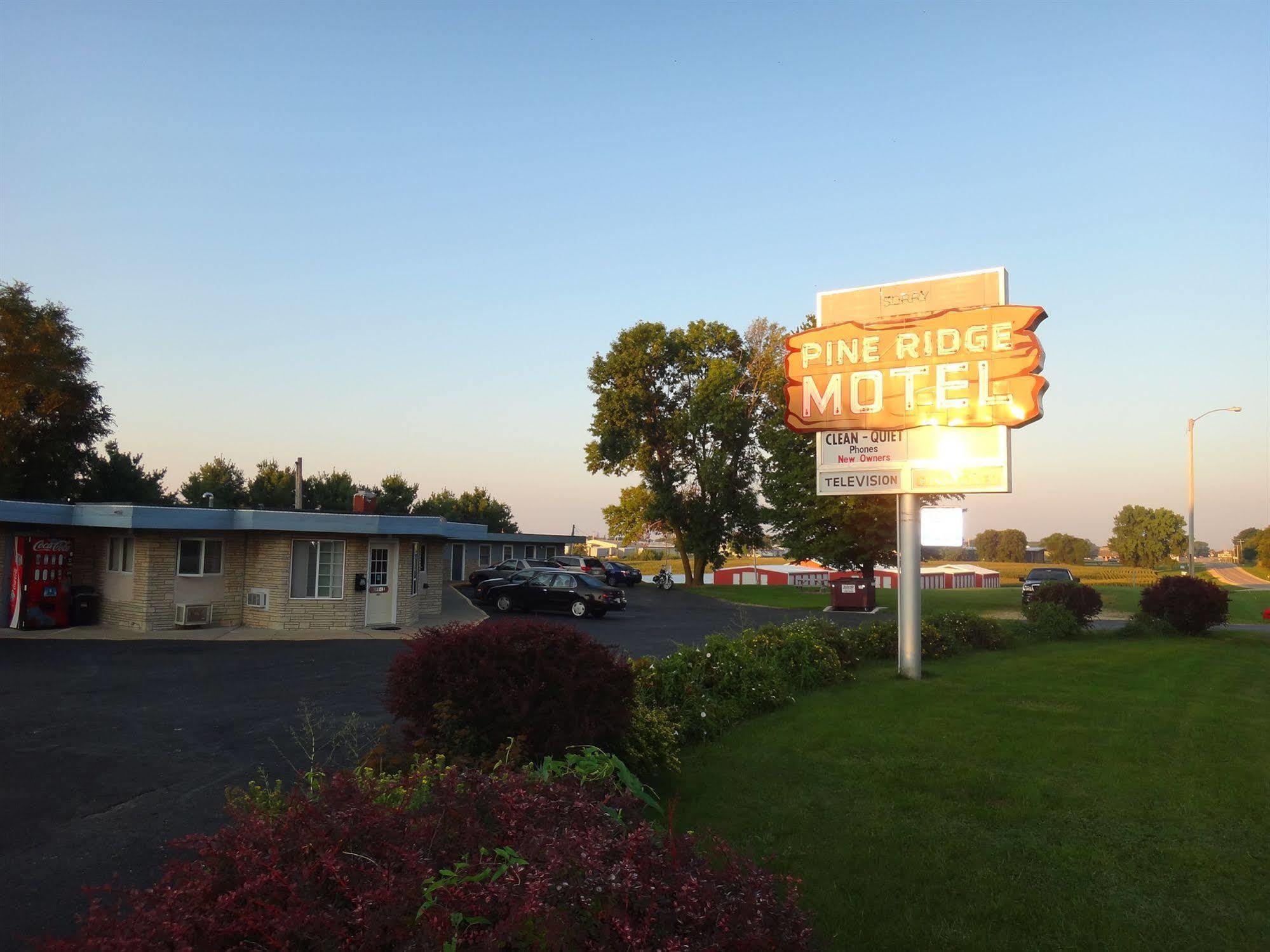 Pine Ridge Motel Dodgeville Exterior foto