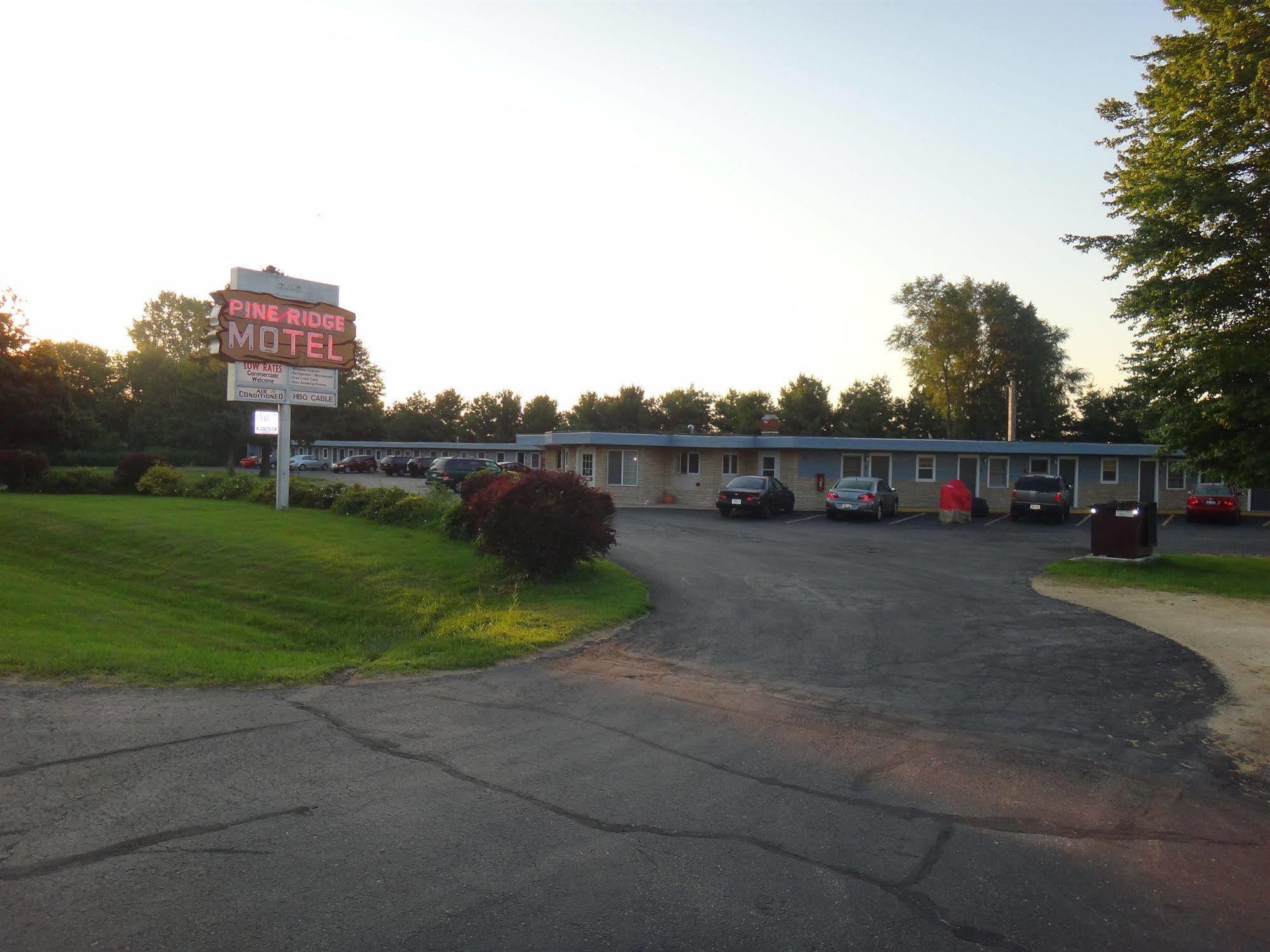 Pine Ridge Motel Dodgeville Exterior foto